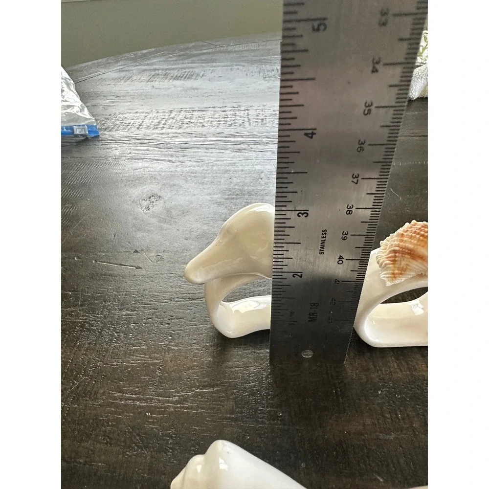 Vintage  Ceramic Seashell Napkin Rings Set of 5 White Coastal Nautical Decor GUC